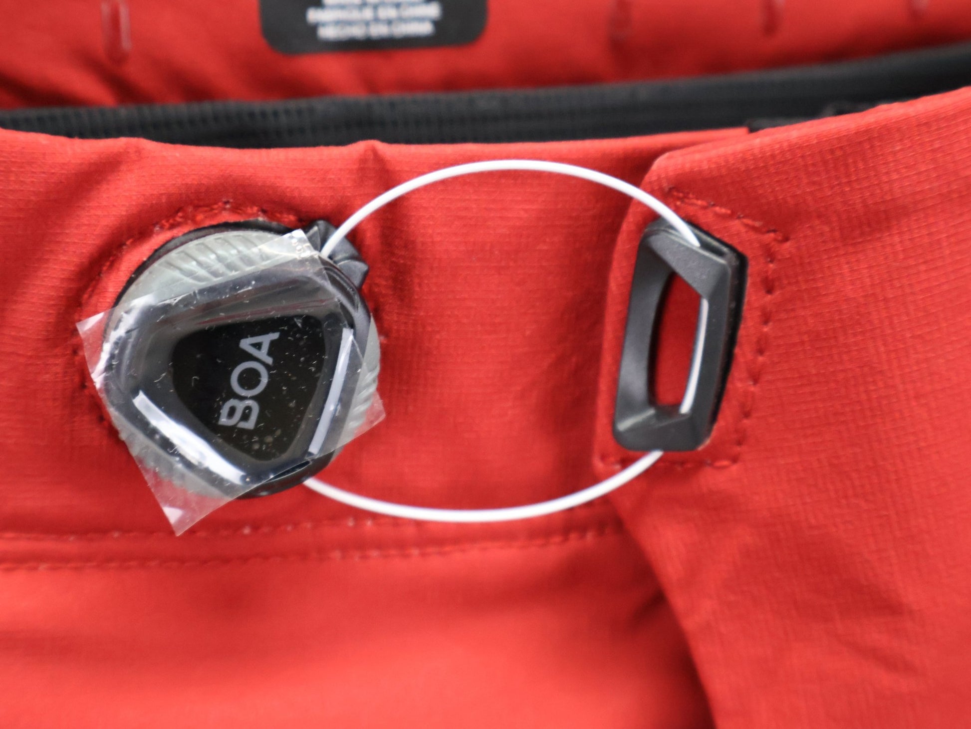 Hosen Herren von 100%, 100% – R - CORE X PANTS / RED - BLACK / TREK FACTORY RACING TEAM / 4 - WAY STRETCH vor USEDBIKES - OB.DE Hintergrund