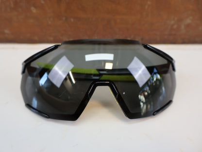 Brillen Zubehör & Ersatzteile von 100%, 100% RACETRAP 3.0 / MTB SPORTBRILLE / GLOSS BLACK SMOKE / WECHSELGLAS vor USEDBIKES-OB.DE Hintergrund