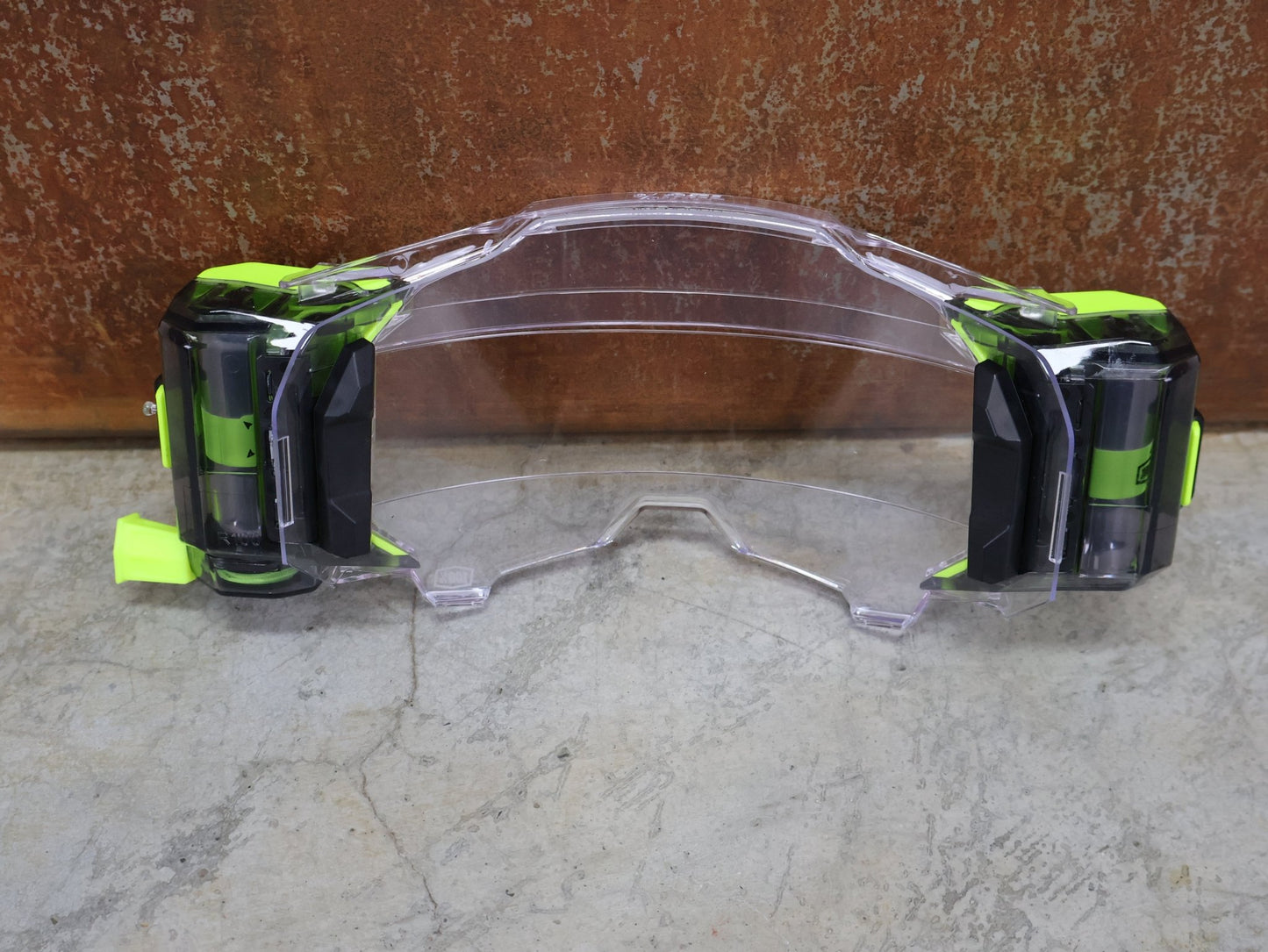 Brillen Zubehör & Ersatzteile von 100%, 100% – ROLL - OFF FORECAST SYSTEM / ARMEGA / 50 MM FILM / GOGGLE ZUBEHÖR vor USEDBIKES - OB.DE Hintergrund