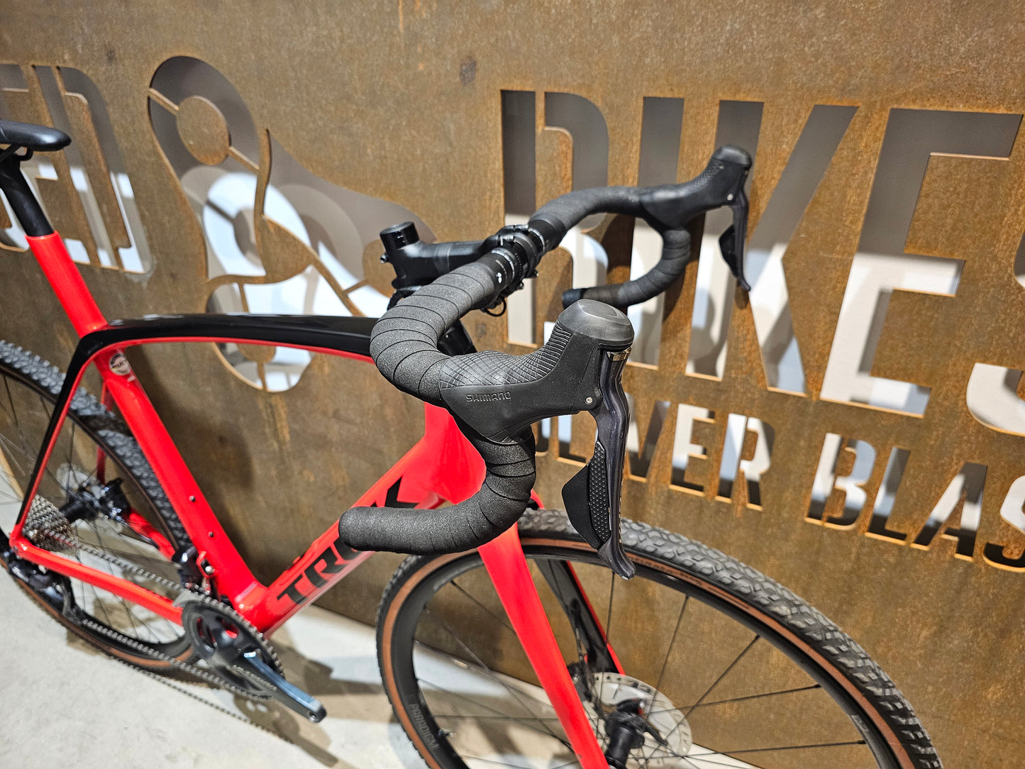 TREK DOMANE SL 6 CUSTOMBUILD / SHIMANO ULTEGRA DI2 / 58CM