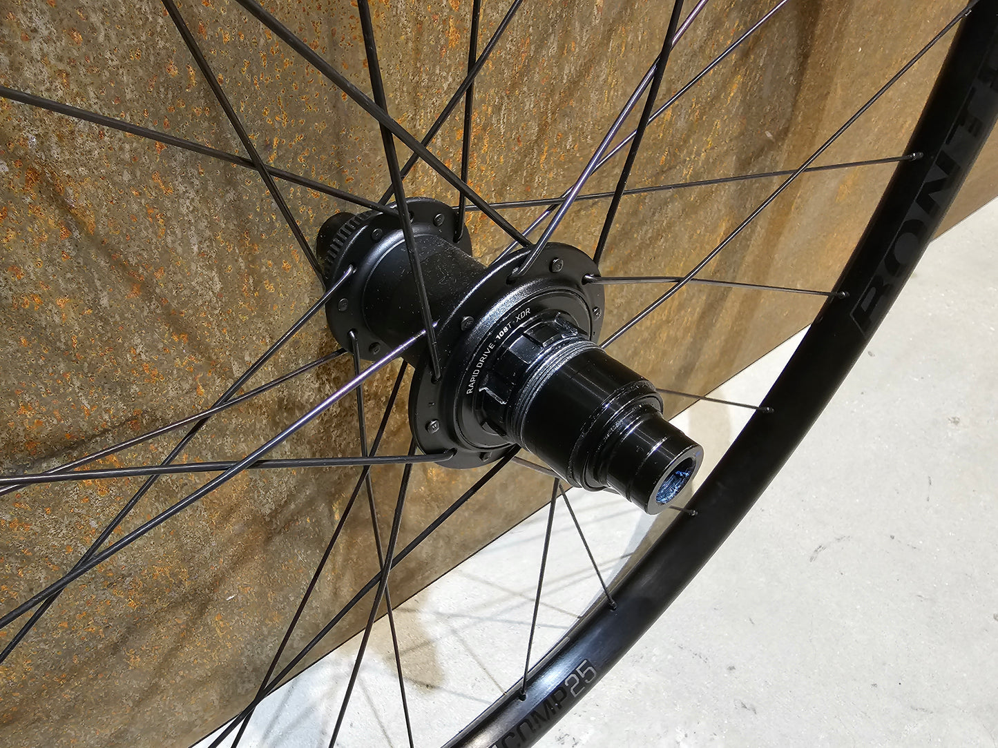BONTRAGER PARADIGM COMP 25 TLR LAUFRADSATZ DISC