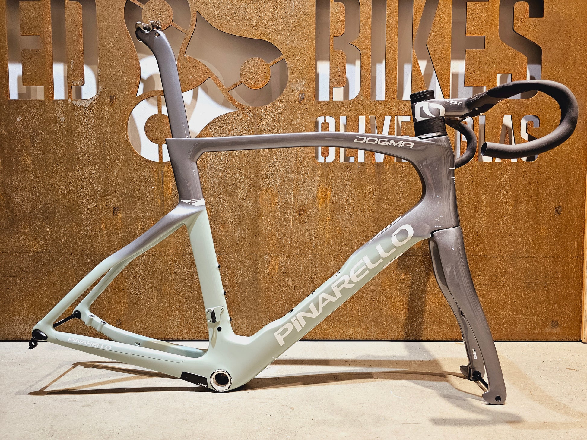 Used Pinarello PINARELLO DOGMA F MY WAY FRAME SET DISC – Used Bikes