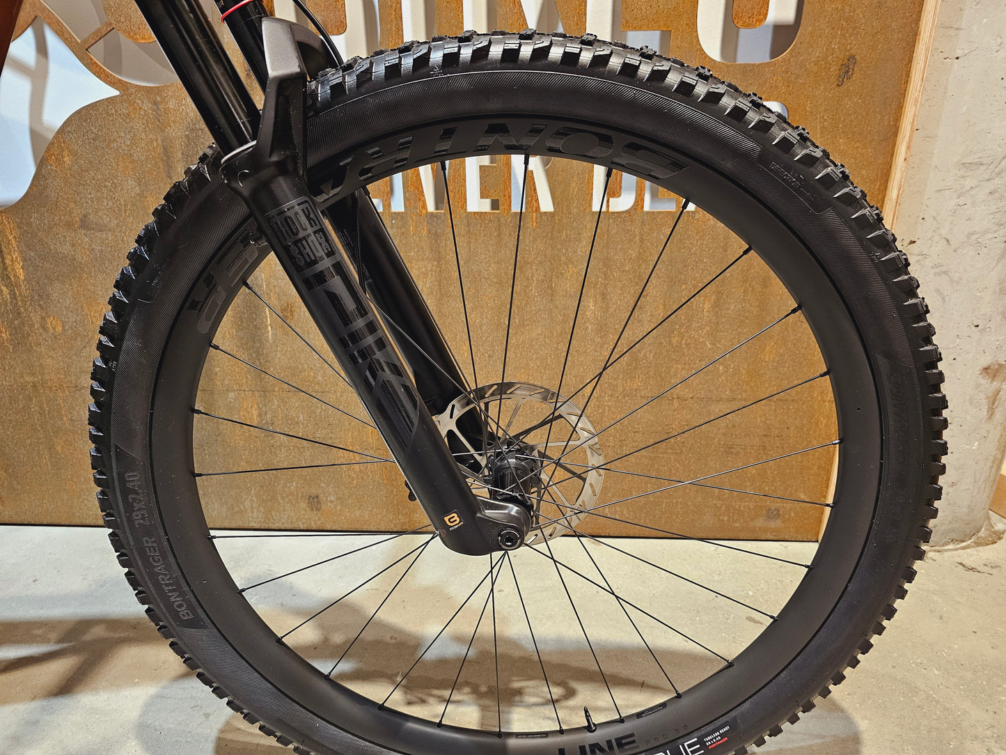 TREK TOP FUEL 9.9 AXS / L
