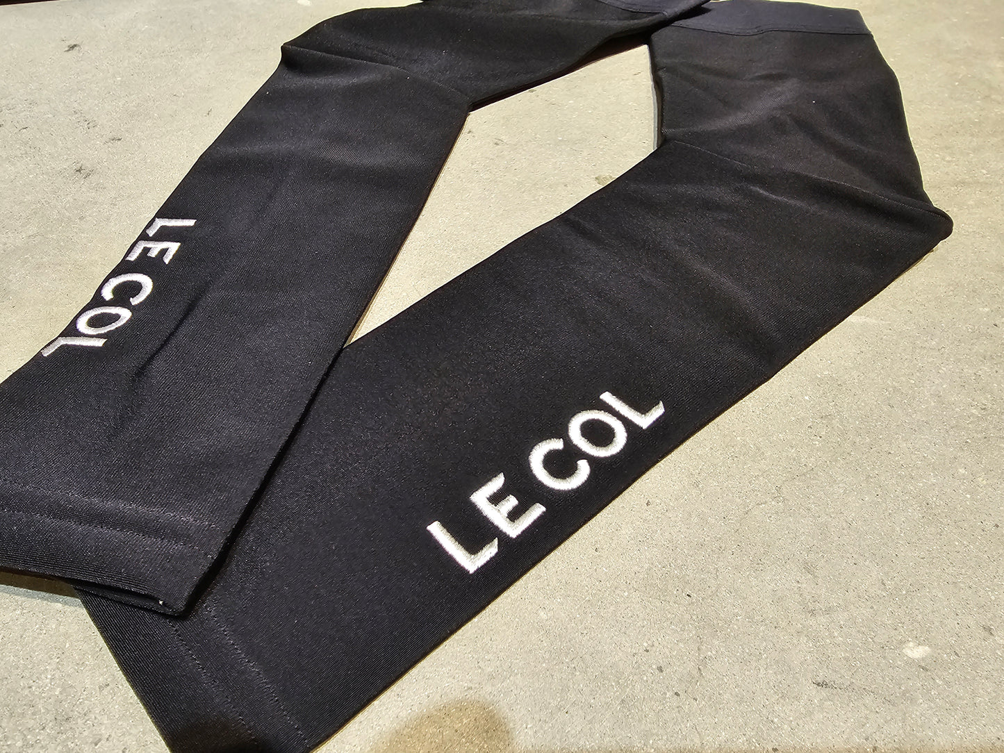 LE COL BORA HANSGROHE THERMAL ARM WARMERS / ARM WARMERS BLACK