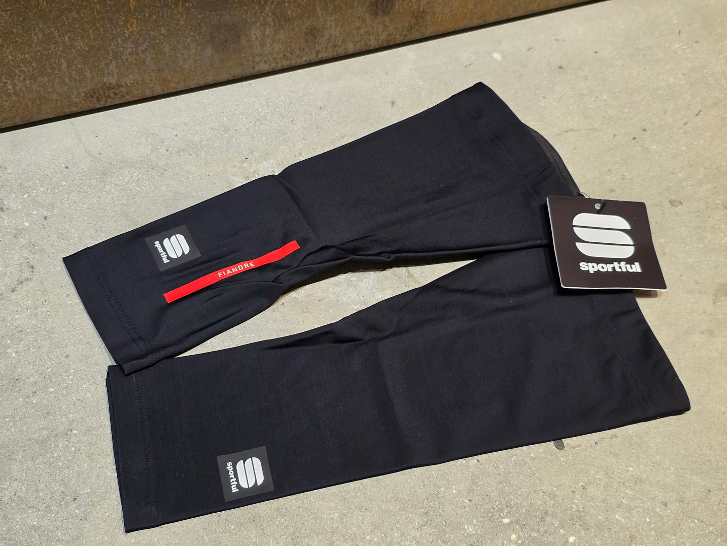 SPORTFUL RED BULL BORA HANSGROHE BOH FIANDRE KNEEWARMERS / KNIELING