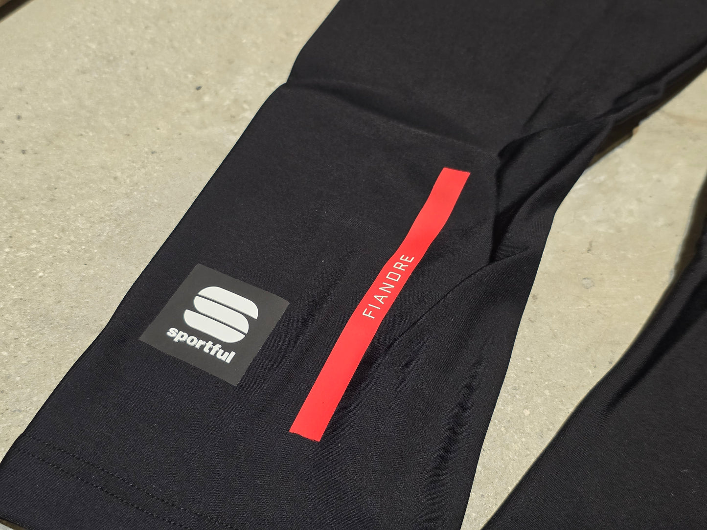 SPORTFUL RED BULL BORA HANSGROHE BOH FIANDRE KNEEWARMERS / KNIELING