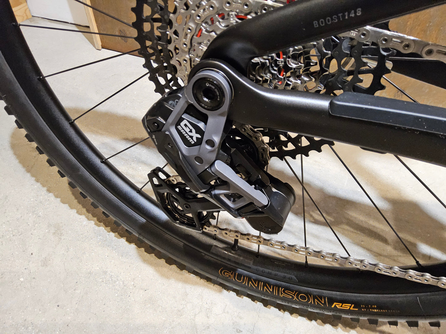 TREK TOP FUEL 9.8 GX AXS / L
