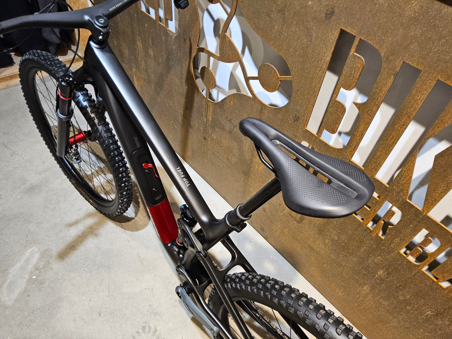TREK TOP FUEL 9.8 GX AXS / L