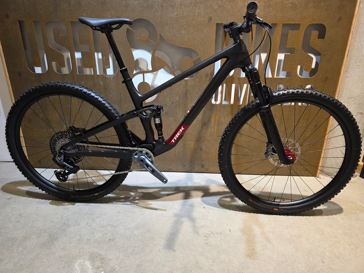 TREK TOP FUEL 9.8 GX AXS / L
