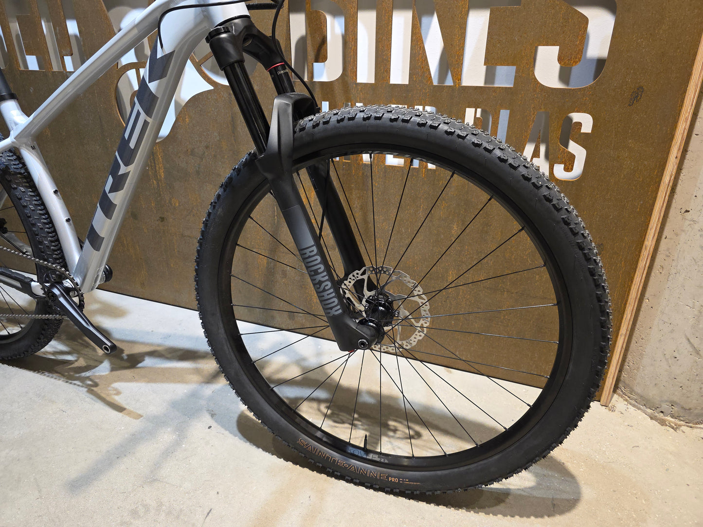 TREK PROCALIBER 8 / M