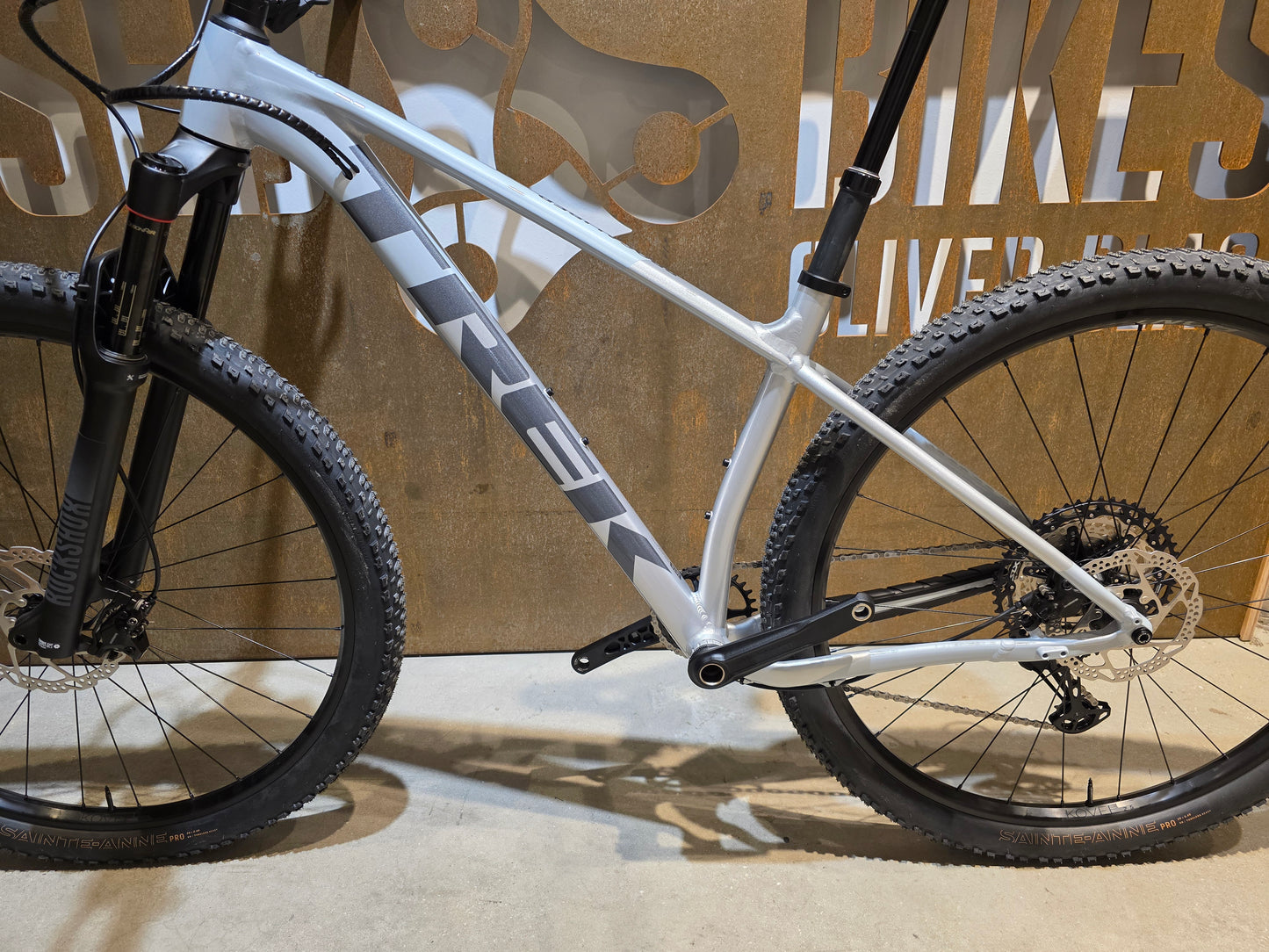TREK PROCALIBER 8 / M