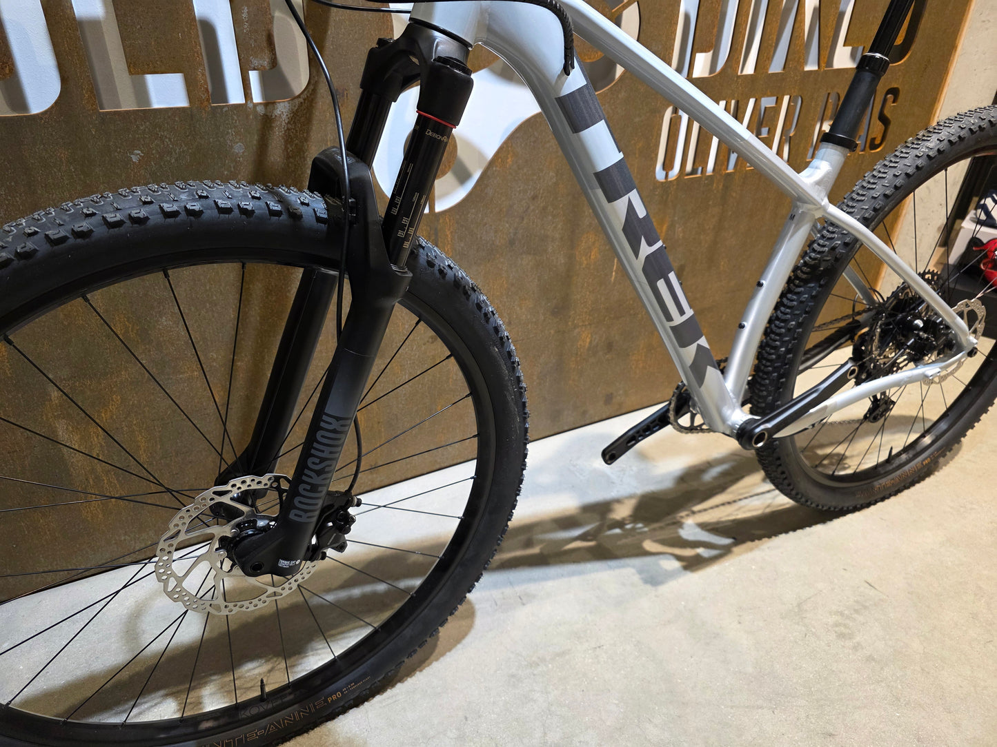 TREK PROCALIBER 8 / M
