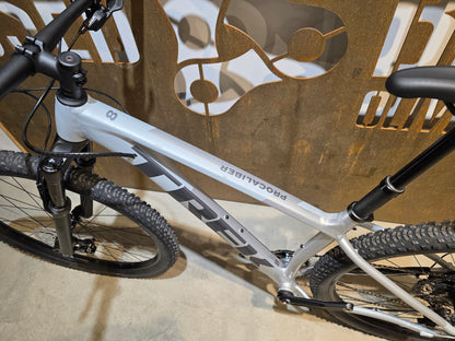 TREK PROCALIBER 8 / M
