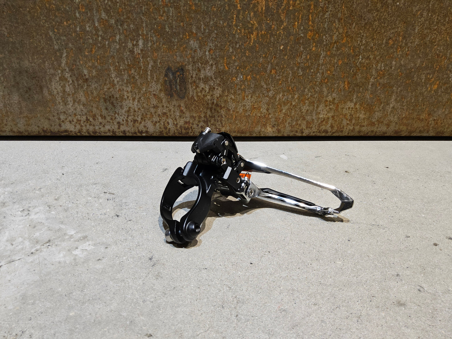 SHIMANO 105 UMWERFER FD-R7000 2 X 11FACH / SCHELLE 31.8MM