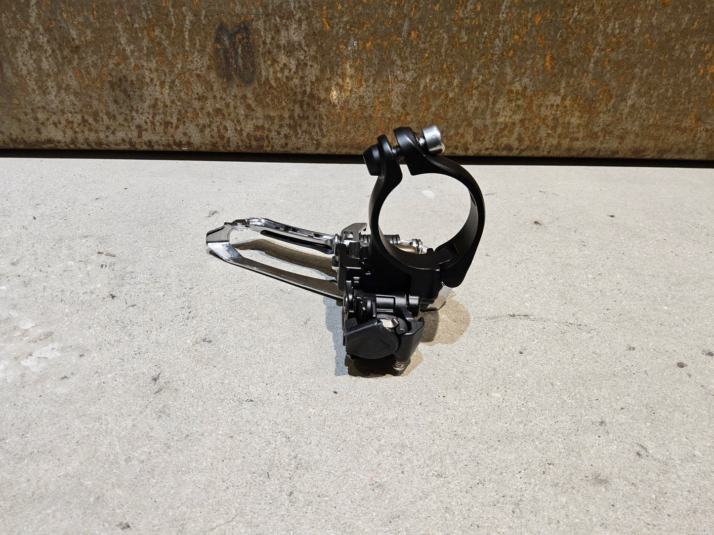 SHIMANO 105 UMWERFER FD-R7000 2 X 11FACH / SCHELLE 31.8MM