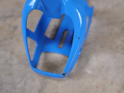 Trinkflaschen und Halter von Trek, 2x TREK RSL AERO CARBON FLASCHENHALTER / WATERLOO BLUE SET vor USEDBIKES - OB.DE Hintergrund