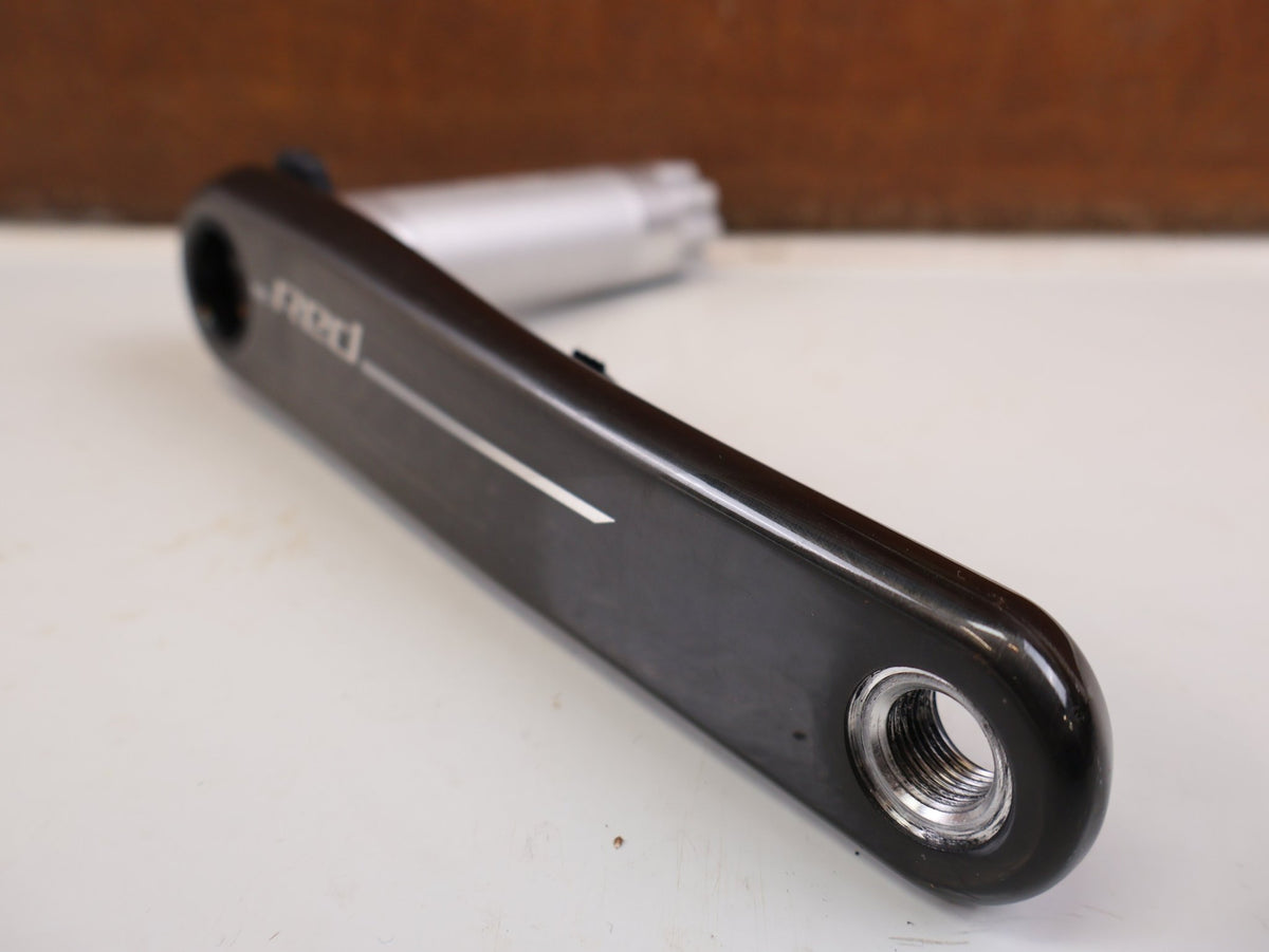 Kurbel von 4iiii, 4iiii Precision 3 SRAM RED Powermeter DUB SL 167.5mm vor USEDBIKES-OB.DE Hintergrund