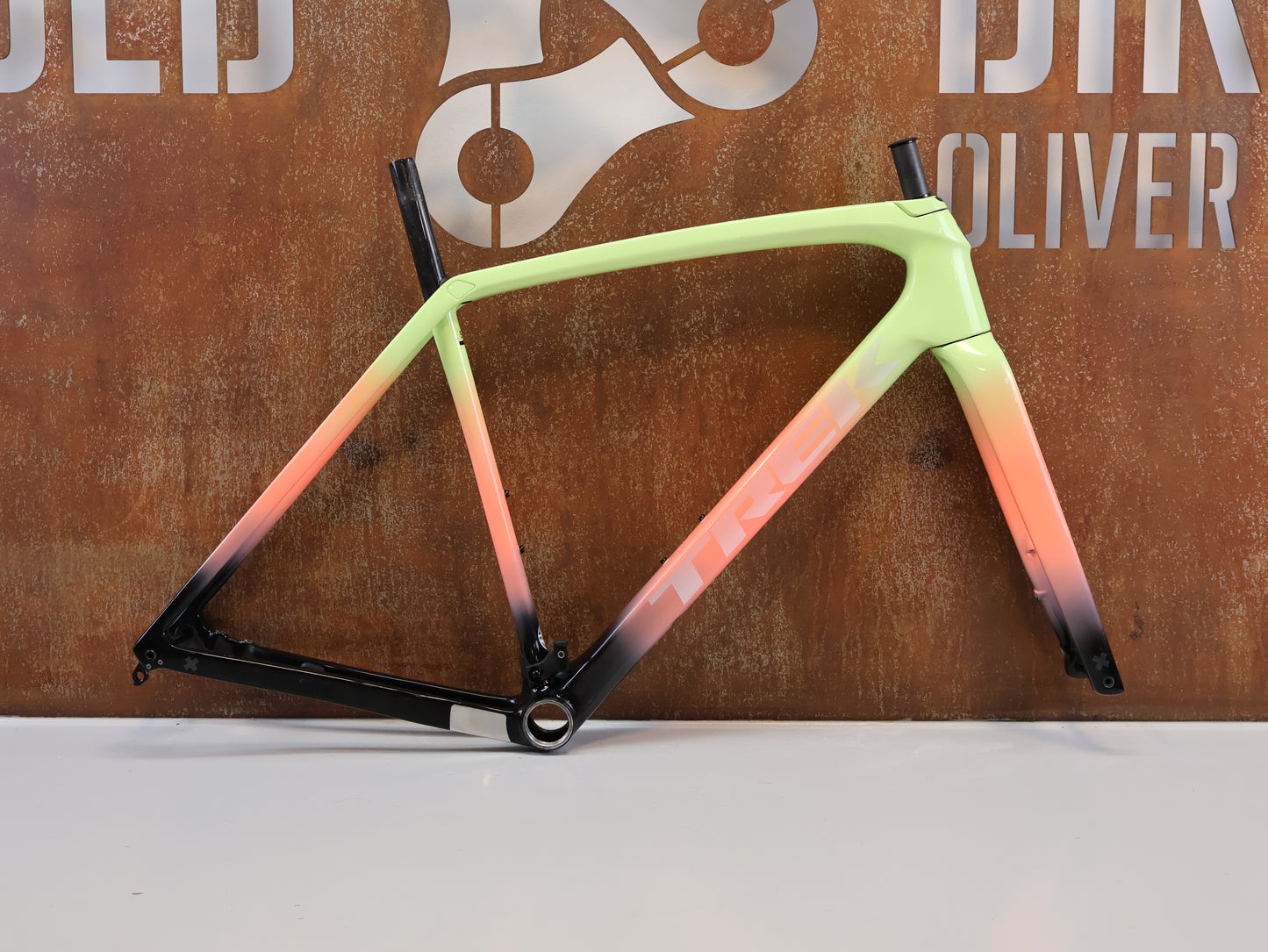 TREK BOONE RAHMENSET / LOWSTICK TO LIVING CORAL FADE / DISC / 56CM