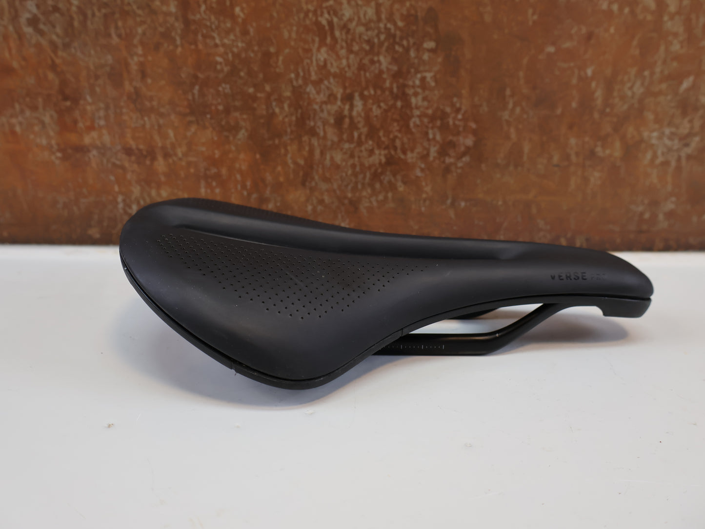 BONTRAGER VERSE SHORT PRO SATTEL / CARBONSTREBEN – 250 × 155 MM