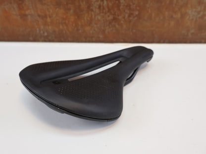 BONTRAGER VERSE SHORT PRO SATTEL / CARBONSTREBEN – 250 × 155 MM