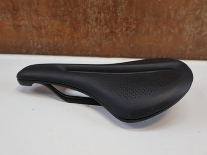 BONTRAGER VERSE SHORT PRO SATTEL / CARBONSTREBEN – 250 × 155 MM