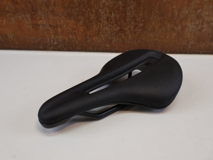 BONTRAGER VERSE SHORT PRO SATTEL / CARBONSTREBEN – 250 × 155 MM