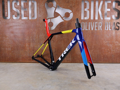 TREK MADONE SLR GEN 8 RAHMENSET – 900 OCLV CARBON – PROJECT ONE NAVY SMOKE – GRÖSSE M