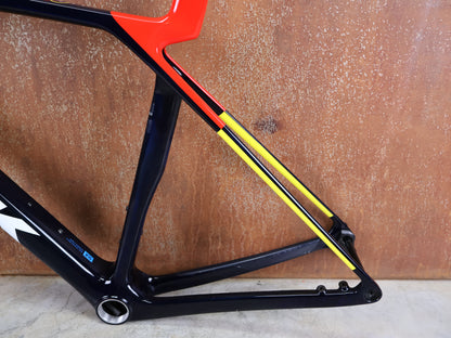 TREK MADONE SLR GEN 8 RAHMENSET – 900 OCLV CARBON – PROJECT ONE NAVY SMOKE – GRÖSSE M