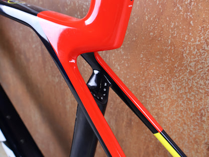 TREK MADONE SLR GEN 8 RAHMENSET – 900 OCLV CARBON – PROJECT ONE NAVY SMOKE – GRÖSSE M