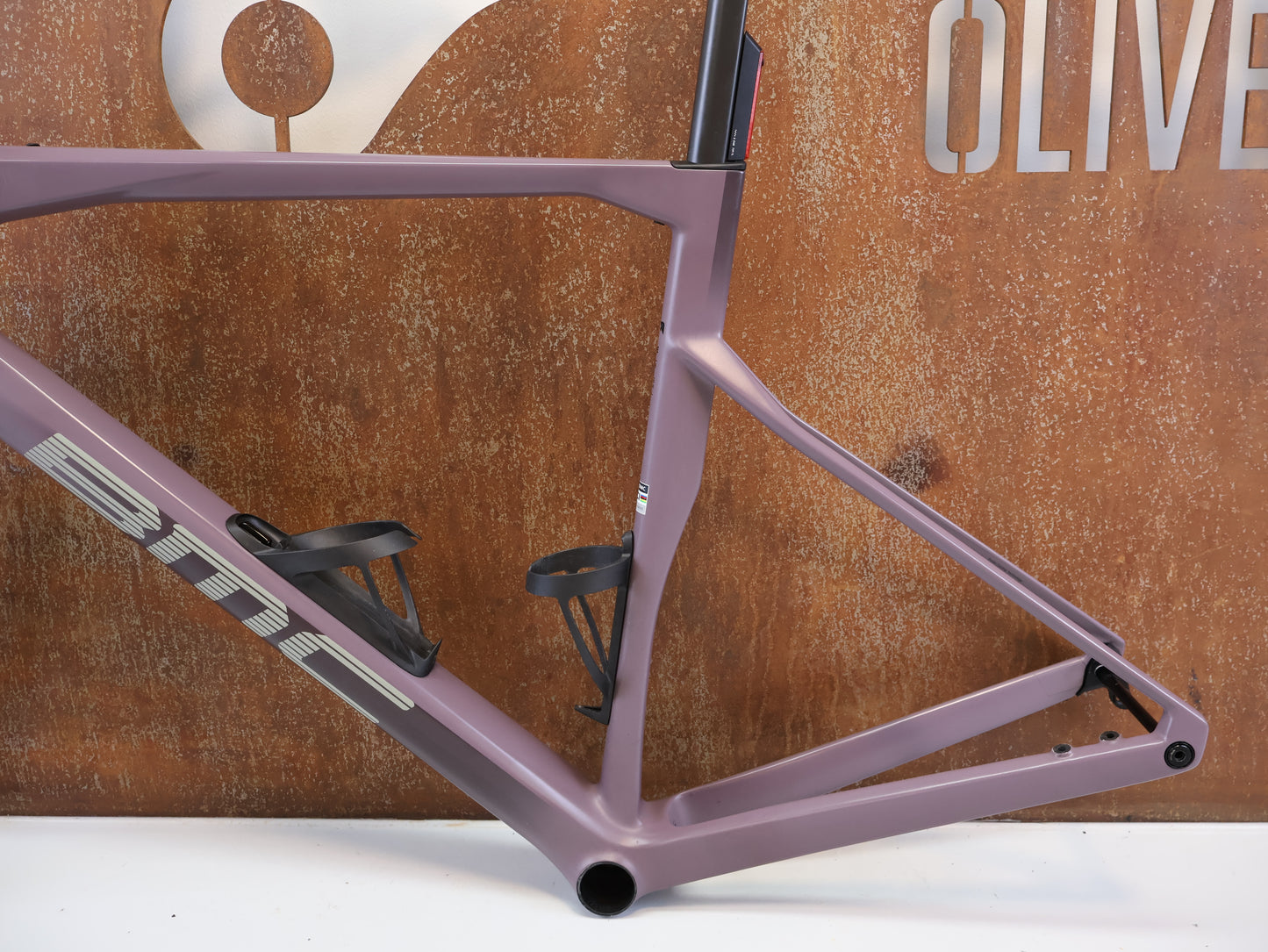 BMC ROADMACHINE 01 ONE RAHMENSET / GRÖßE 58 / MODELL 2024 / SMOKEY PURPLE