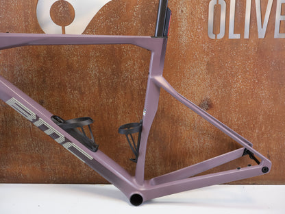 BMC ROADMACHINE 01 ONE RAHMENSET / GRÖßE 58 / MODELL 2024 / SMOKEY PURPLE
