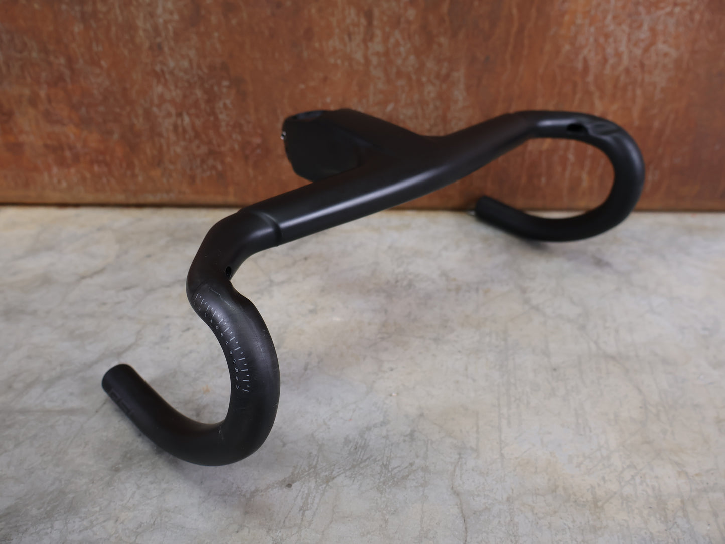 TREK AERO RSL ROAD INTEGRATED HANDLEBAR/STEM UNIT / MADONE GEN 8 370/400 X 100MM