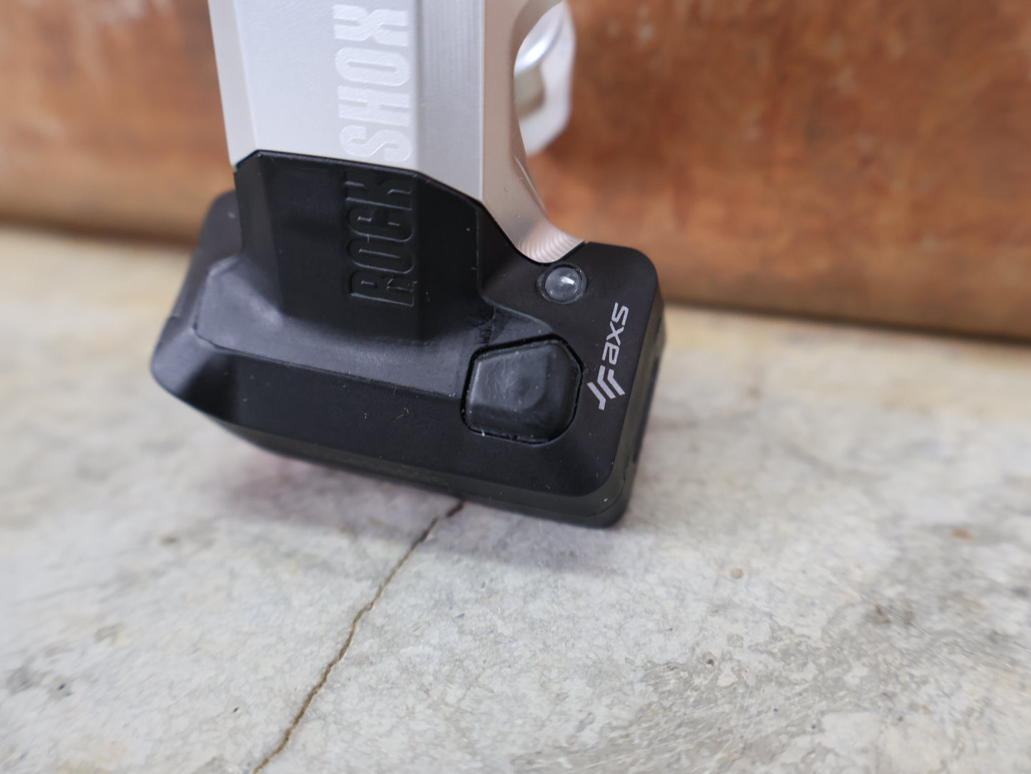 ROCKSHOX FORK CONTROL MODUL CHARGER RACE DAY 2 FLIGHT ATTENDANT / SID SL 32 (11.4018.118.004)