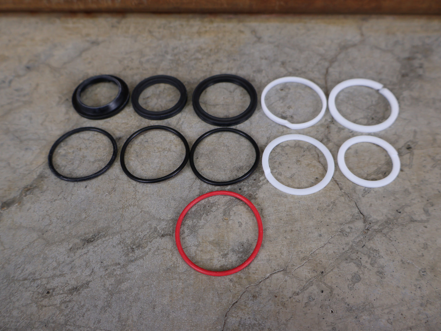 ROCKSHOX FULL SERVICE KIT 100H – TREK ISOSTRUT A1+ 2024+ (00.4318.037.013)