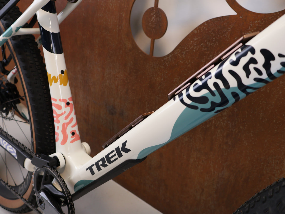 TREK CHECK-OUT SL 7 AXS ERA WHITE FULLY GRAVEL / L / 2027