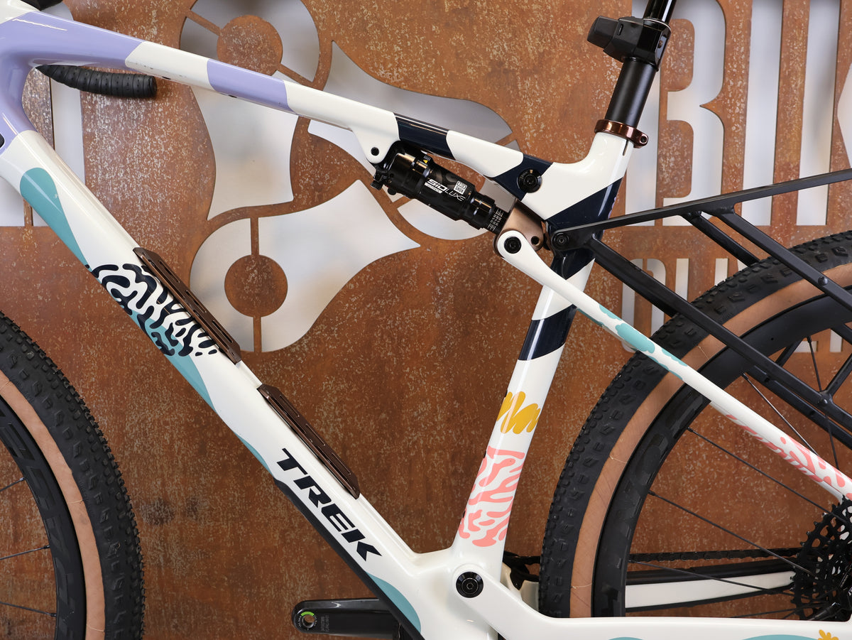 TREK CHECK-OUT SL 7 AXS ERA WHITE FULLY GRAVEL / L / 2027