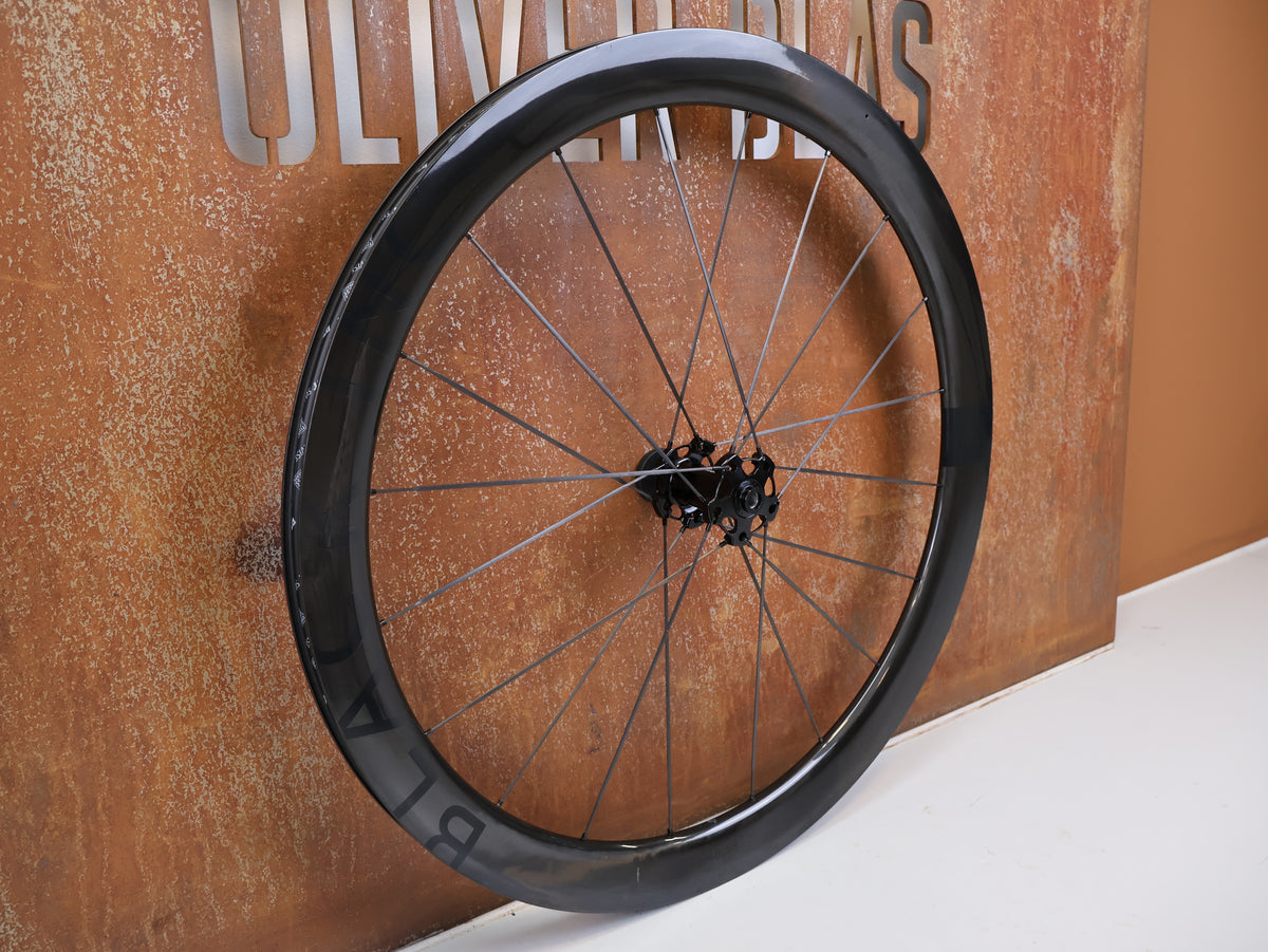 Black Inc 48 58 Carbon Aero Laufradsatz Shimano HG Ceramic
