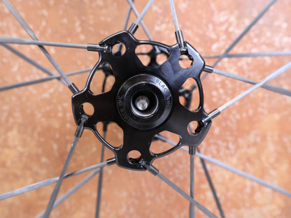 Black Inc 48 58 Carbon Aero Laufradsatz Shimano HG Ceramic