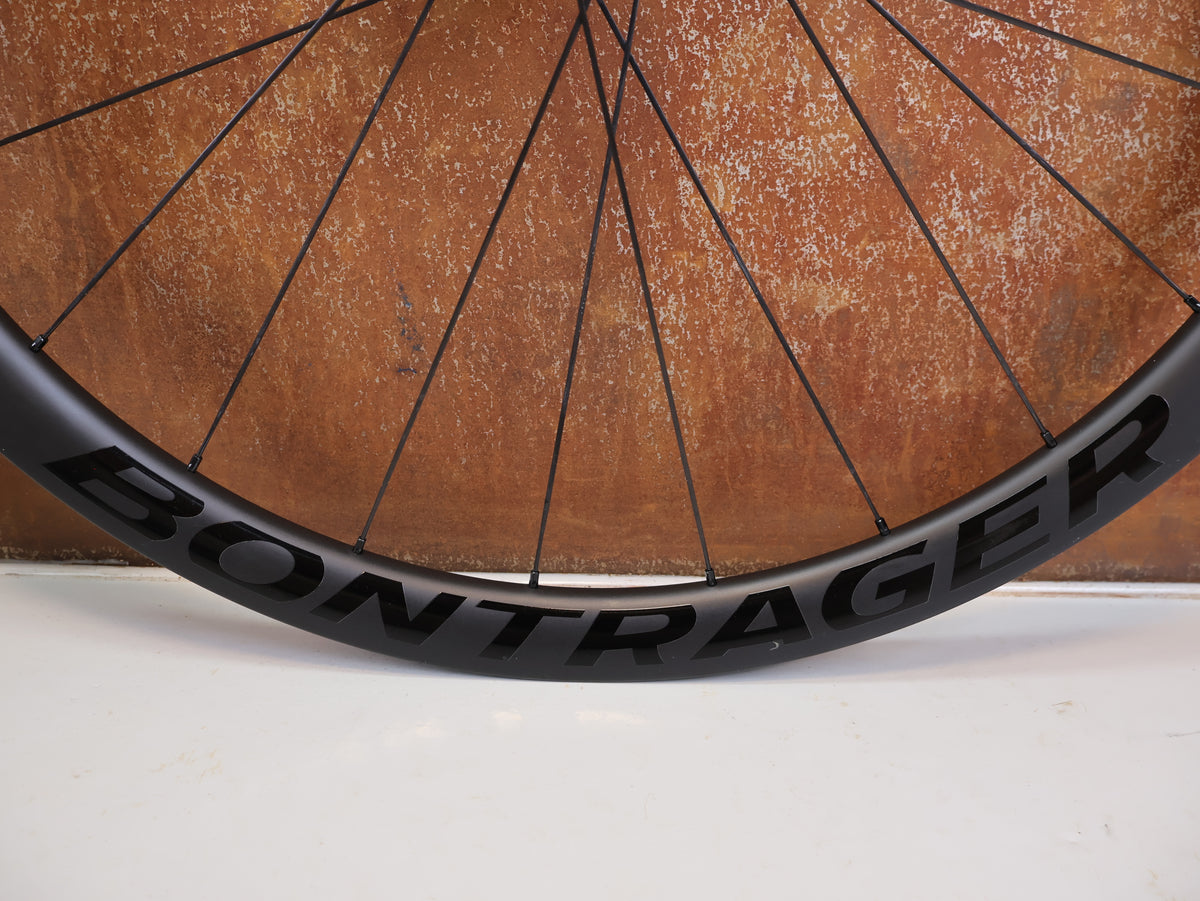 Bontrager Aeolus Pro 3V Carbon Laufradsatz 25mm XDR 1603g