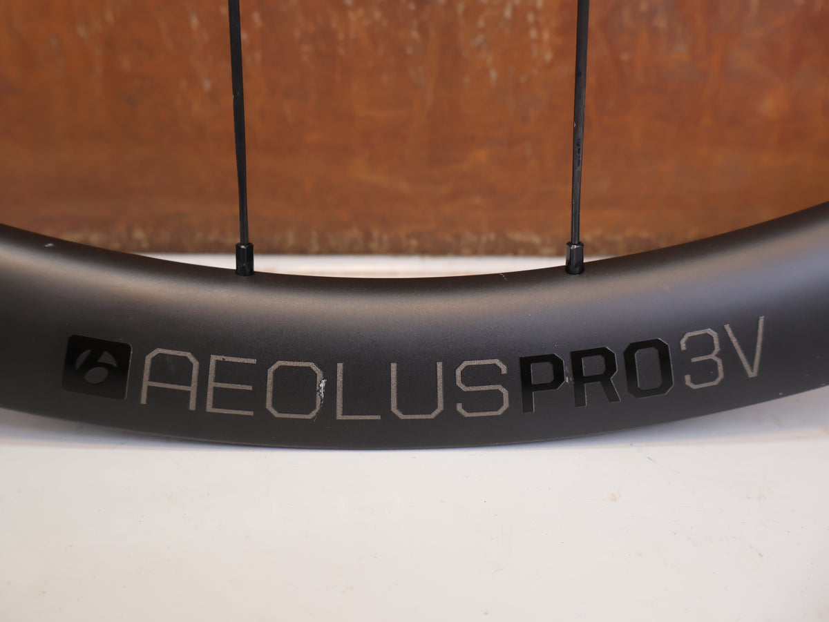 Bontrager Aeolus Pro 3V Carbon Laufradsatz 25mm XDR 1603g