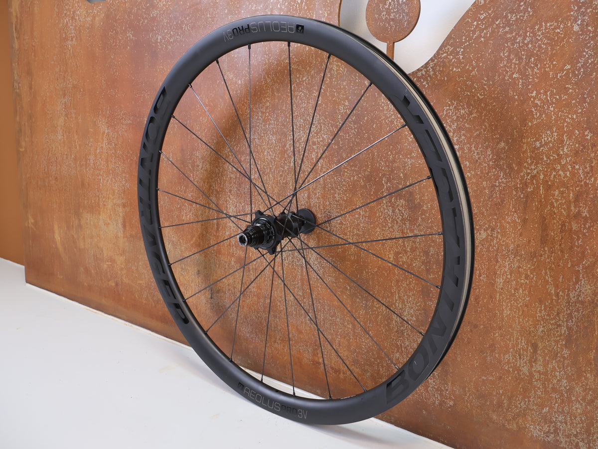 Bontrager Aeolus Pro 3V Carbon Laufradsatz 25mm XDR 1603g