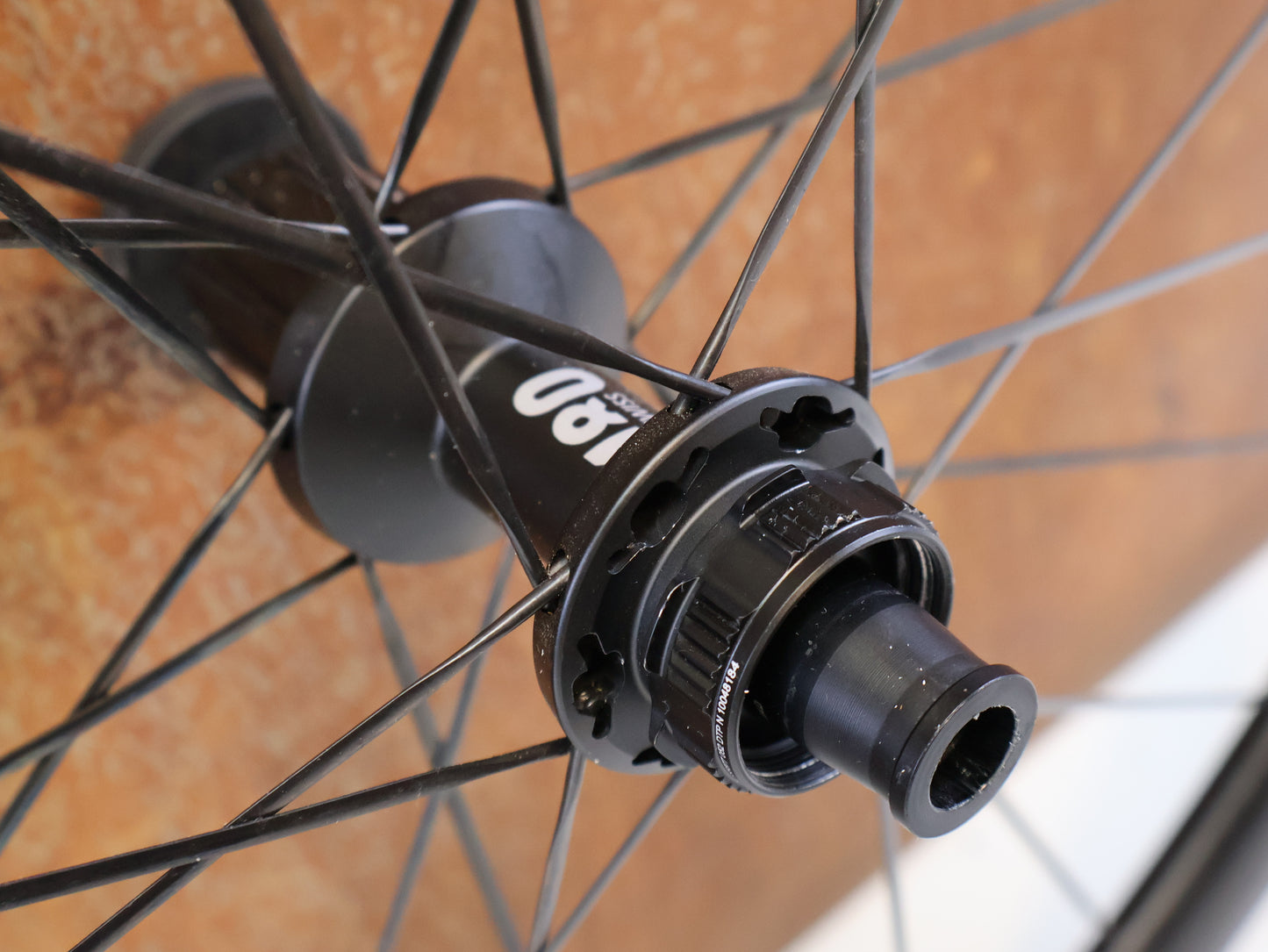 DT SWISS ARC 1100 DICUT DB 38 / CARBON LAUFRADSATZ / DISC / SHIMANO HG
