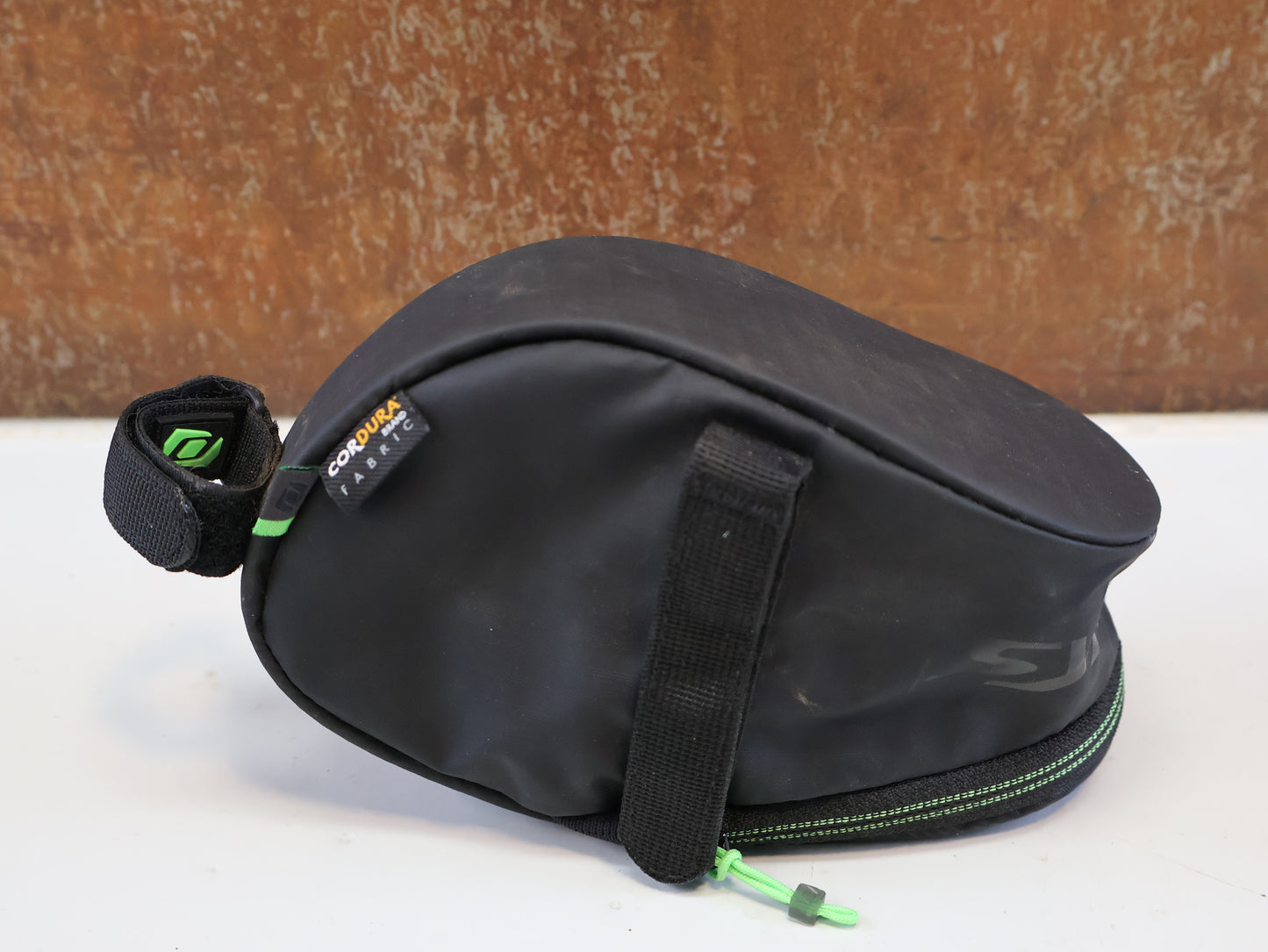 SYNCROS HIVOL 800 SATTELTASCHE / SCHWARZ / 0.8L / CORDURA / TREKKING & MTB
