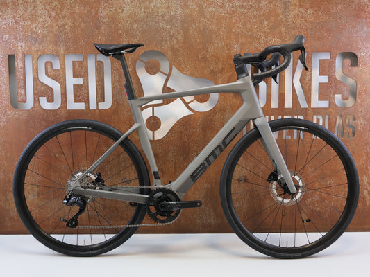 BMC ROADMACHINE 01 AMP TWO / 12.97 KG / TQ-HPR60 / 105 DI2 / 58CM