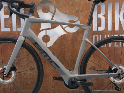 BMC ROADMACHINE 01 AMP TWO / 12.97 KG / TQ-HPR60 / 105 DI2 / 58CM