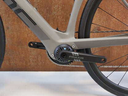 BMC ROADMACHINE 01 AMP TWO / 12.97 KG / TQ-HPR60 / 105 DI2 / 58CM