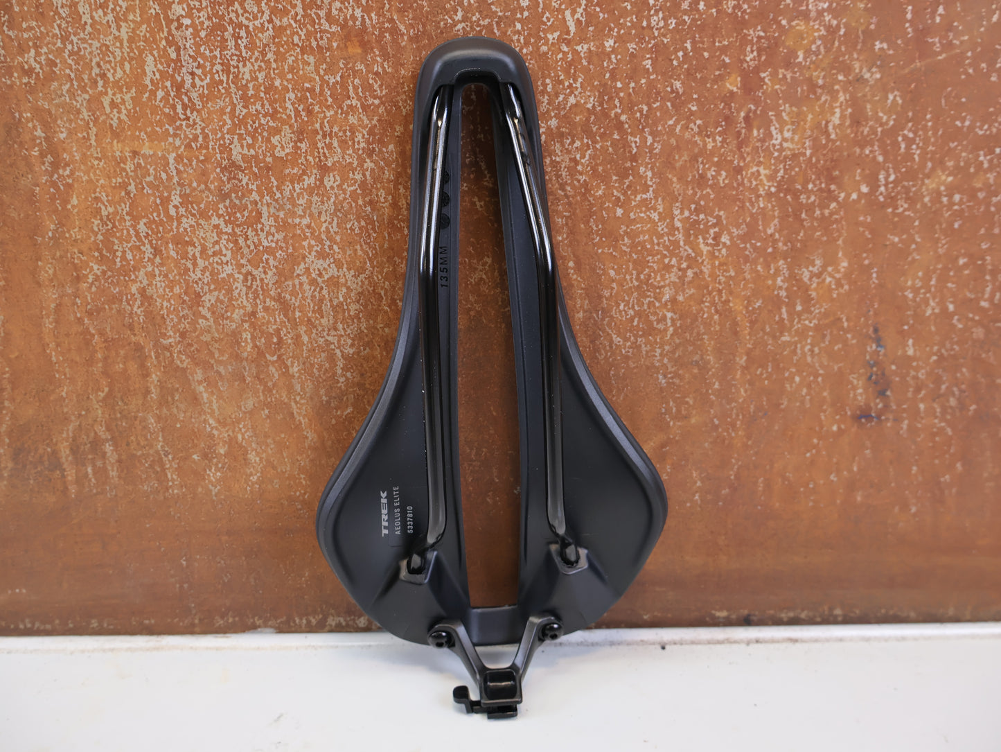 TREK AEOLUS ELITE RENNRADSATTEL 135 MM SCHWARZ 5337810