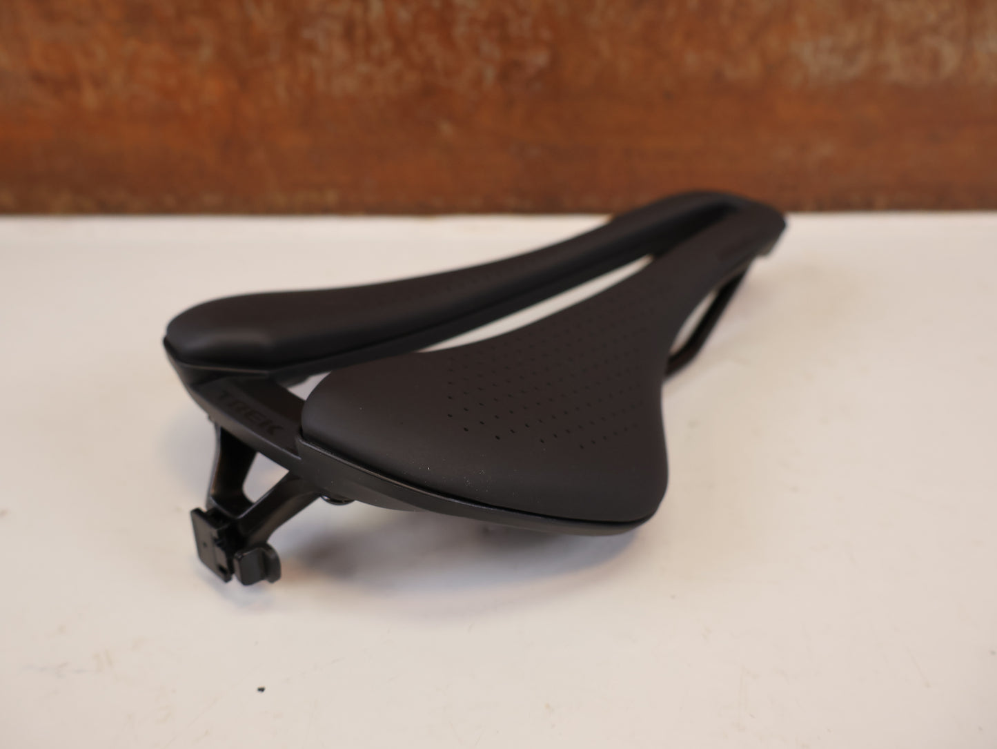 TREK AEOLUS ELITE RENNRADSATTEL 145 MM SCHWARZ 5337811