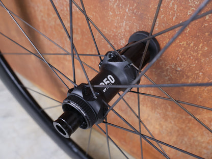 DT SWISS ERC 1600 DB 45 WHEELSET – CARBON / DISC / SHIMANO ROAD