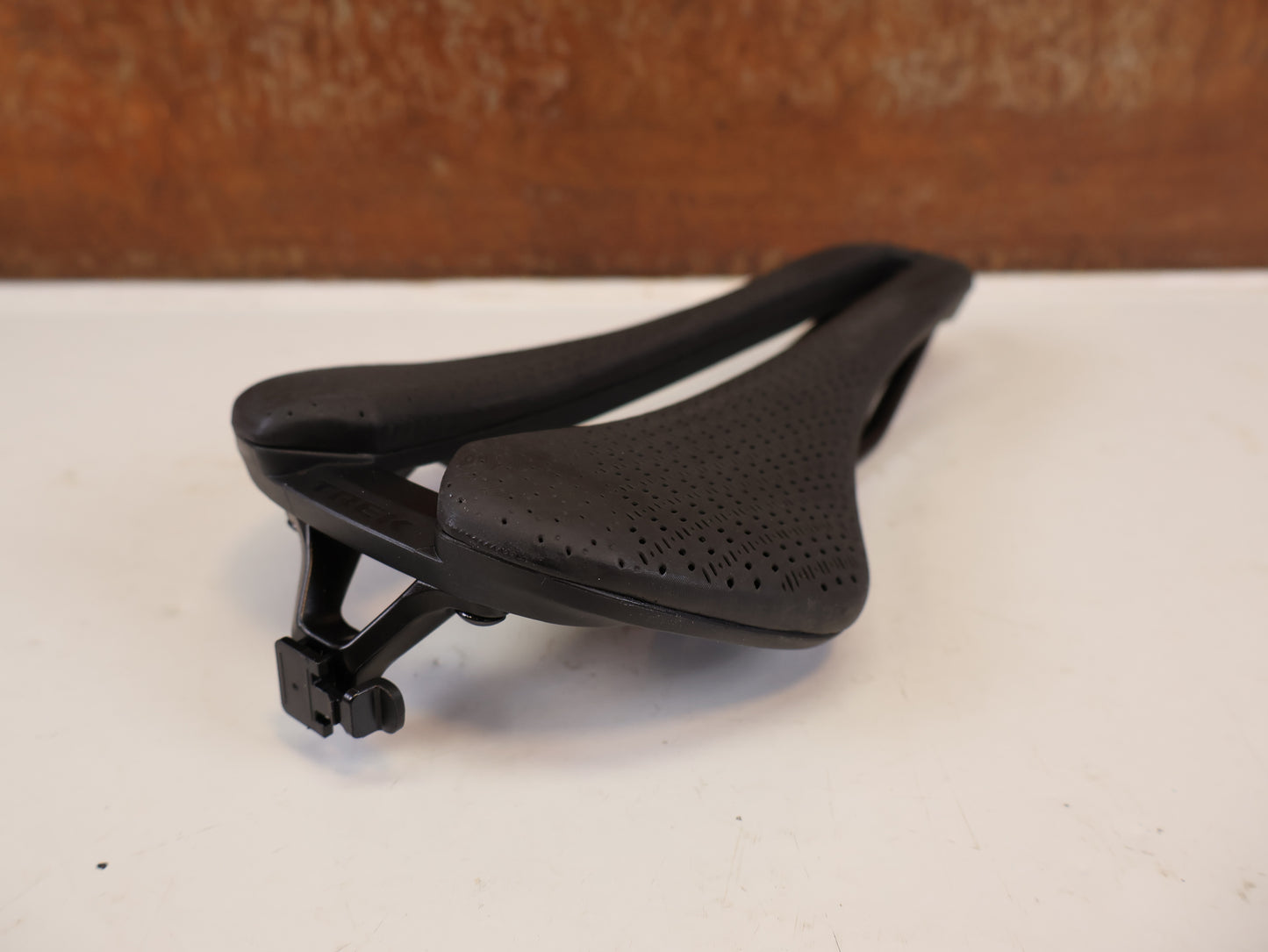 TREK AEOLUS ELITE AIRLOOM 3D SATTEL 135 MM